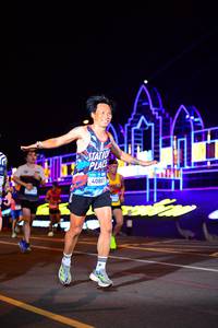 BIB: 40881
                            <button type="button" onclick="openModal(22869174)" class="btn btn-primary btn-sm float-right btn-popup" data-toggle="modal" data-target=".modal-high-quality">
                        <i class="fas fa-shopping-cart"></i> Add to Cart
                    </button>
                                            <button type="button" onclick="isThisMe(22869174, true)" class="btn btn-success btn-sm float-right btn-popup btn-isme hidden" data-toggle="tooltip" data-placement="bottom" title="นี่คือรูปของคุณใช่ไหม คลิกที่นี่เพื่อเอาเข้าอัลบั้ม">
                        <i class="fas fa-plus"></i> Add to album
                    </button>
                    <button type="button" onclick="isThisMe(22869174, false)" class="btn btn-warning btn-sm float-right btn-popup btn-isnotme hidden">
                        <i class="fas fa-ban"></i> Remove from album
                    </button>